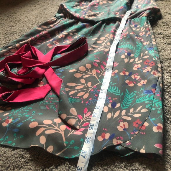 Gray & Hot Pink Floral Keyhole Dress - Picture 9 of 9